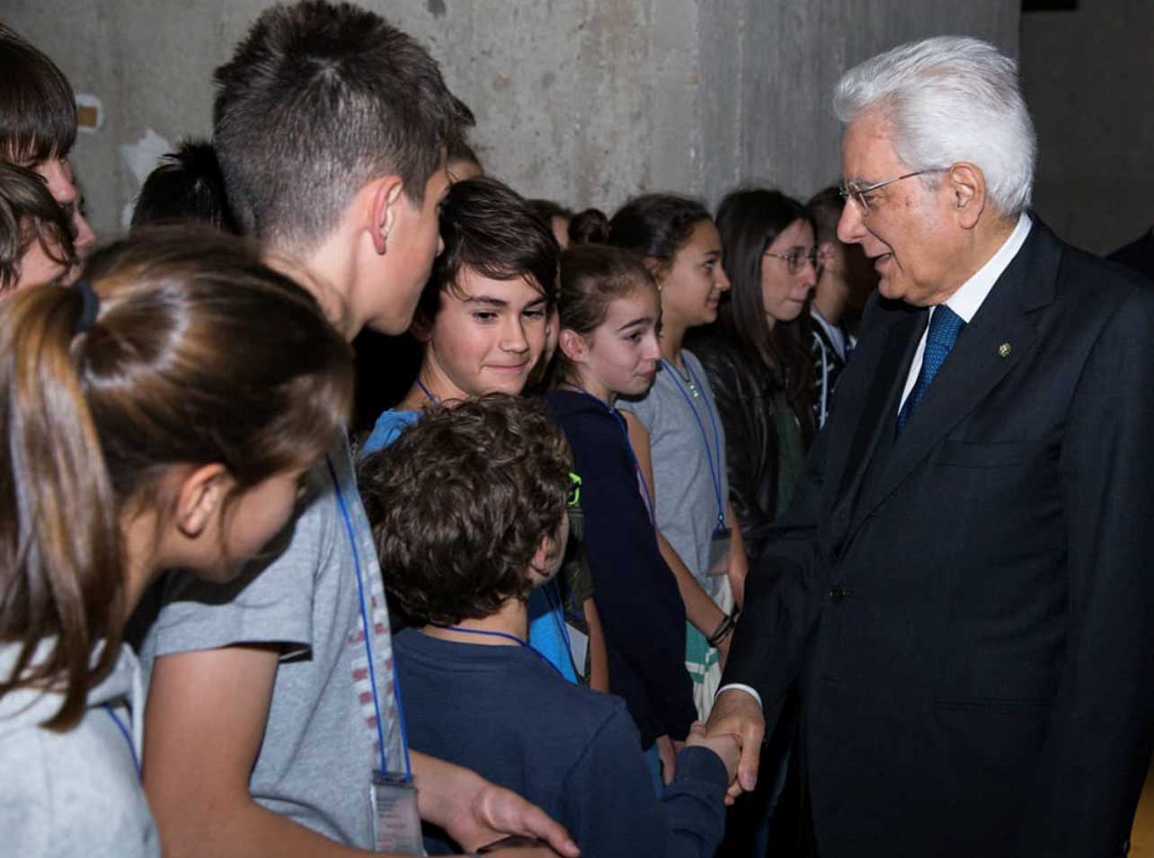 Il Presidente Mattarella incontra i giovani in visita al Memoriale